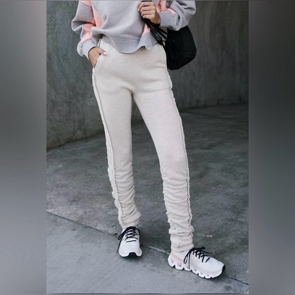 Closeout!▪️NWT Free People Start Up Sweat Pants in Heather Grey - Picture 3 of 7